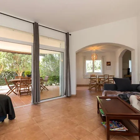 فيلة Adele Sea View *