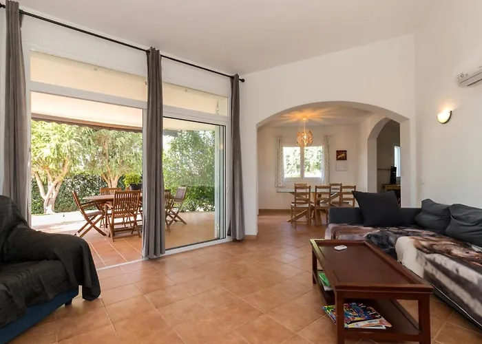 فيلة Adele Sea View *