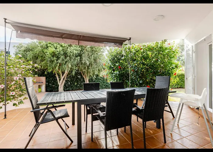 Adele Sea View بينيبيكا